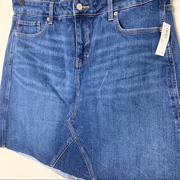 NWT Old Navy High Waisted Frayed Hem Denim Skirt - Picture 4 of 6